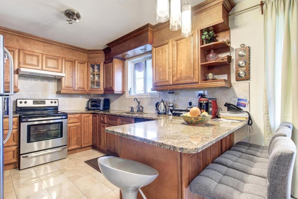 Kitchen - 3925 Rue Duvernay, Longueuil (Saint-Hubert), QC - Indoor Photo Showing Kitchen
