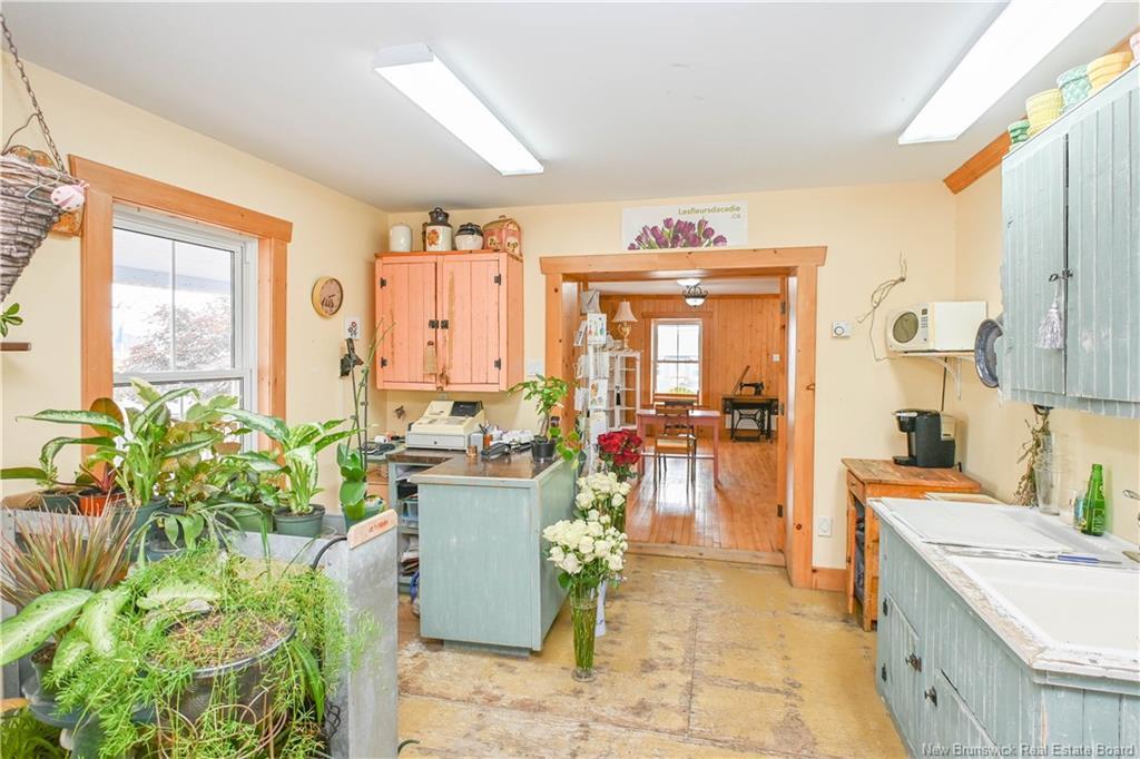 142 Saint-Pierre E Blvd, Caraquet, NB