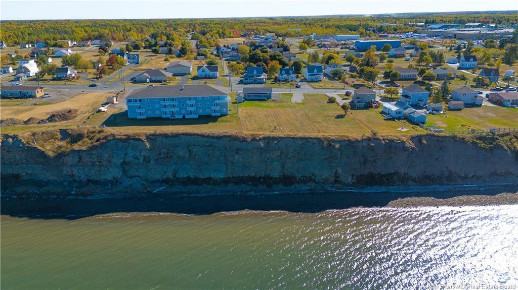 142 Saint-Pierre E Blvd, Caraquet, NB