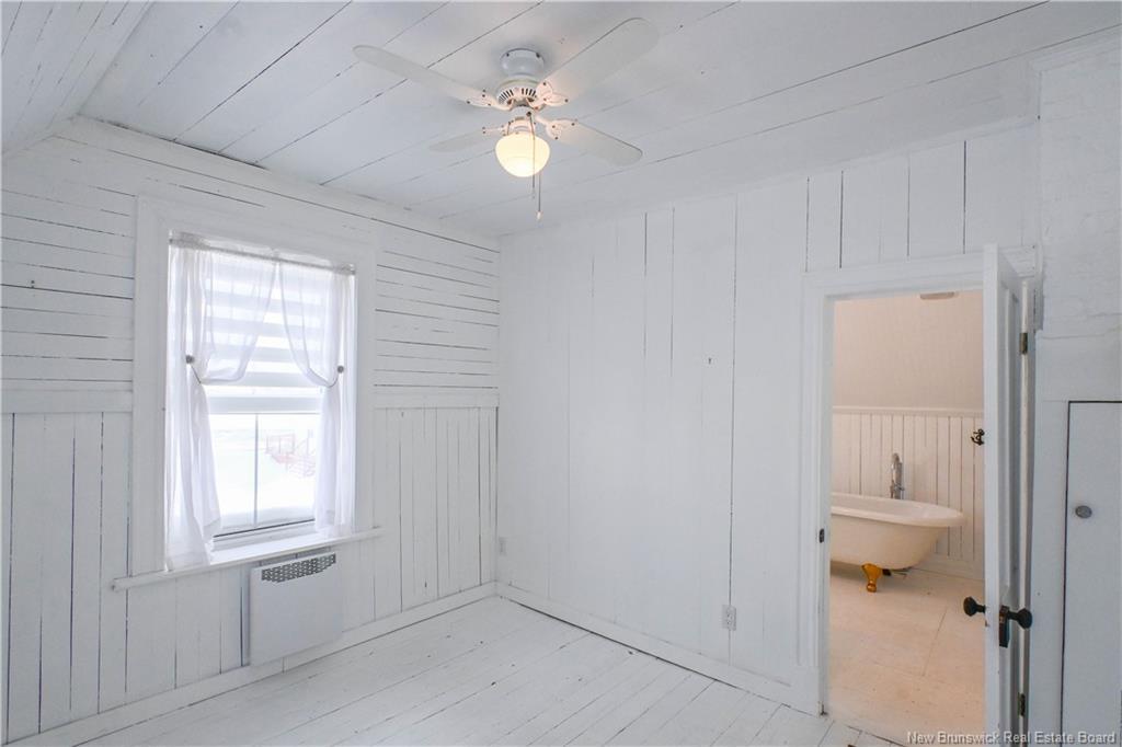 142 Saint-Pierre E Blvd, Caraquet, NB