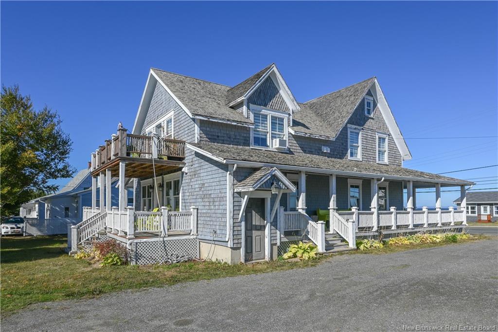 142 Saint-Pierre E Blvd, Caraquet, NB