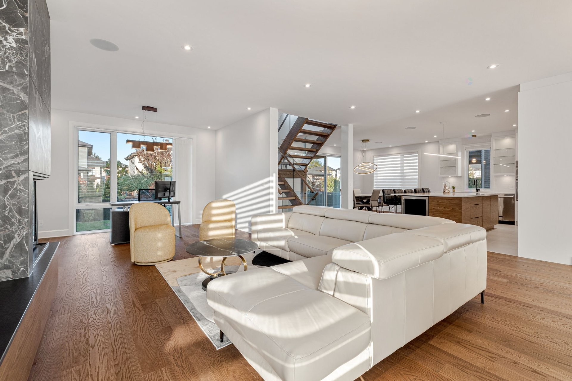 Living Room - 769 Rue Louis-Quilico, Boucherville, QC - Indoor Photo Showing Living Room With Fireplace