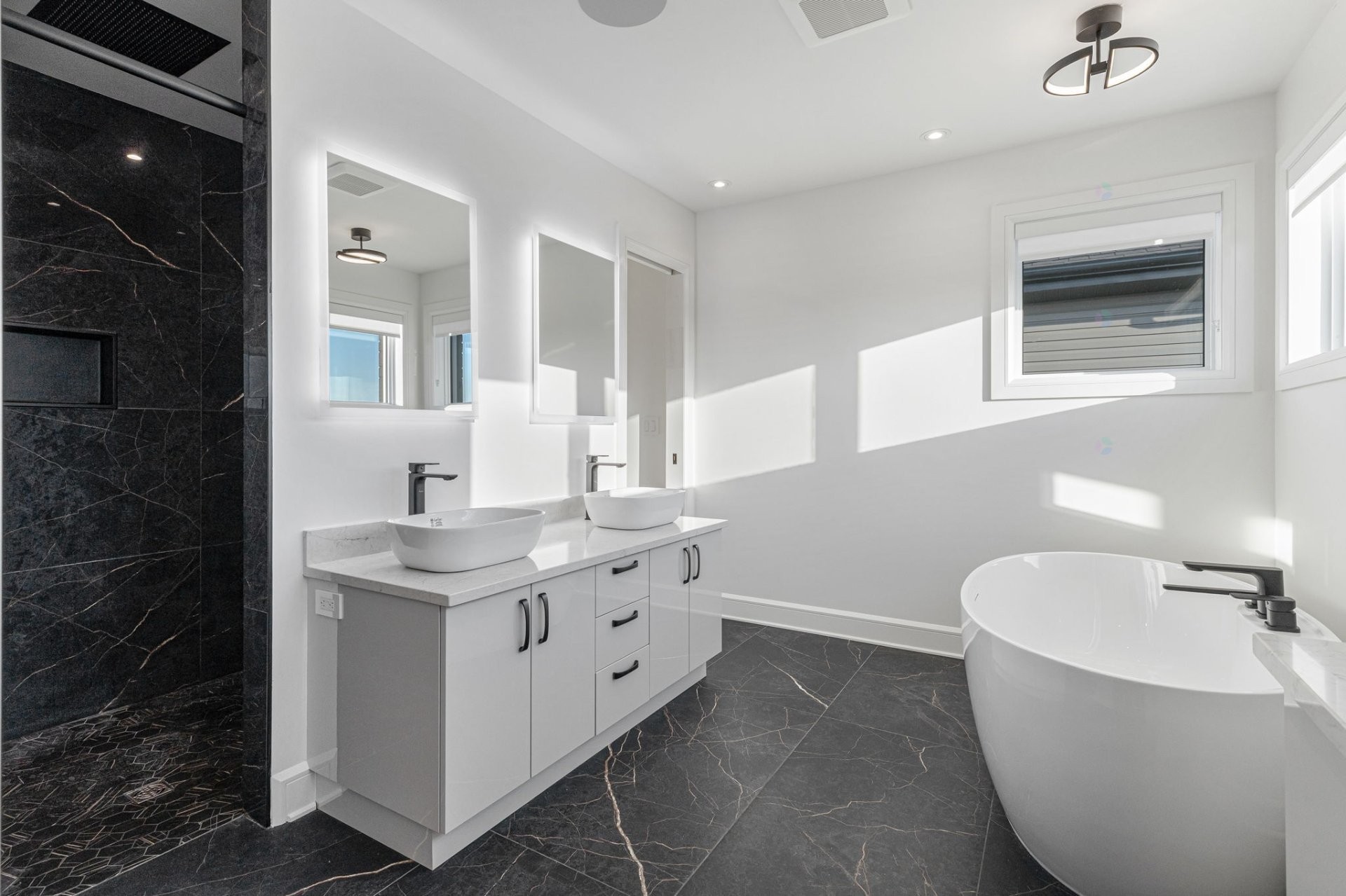 Master Bathroom - 769 Rue Louis-Quilico, Boucherville, QC - Indoor Photo Showing Bathroom