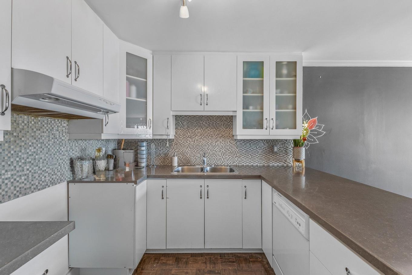 Cuisine - 4-3490 Boul. St-Joseph, Montréal (Lachine), QC - Indoor Photo Showing Kitchen With Double Sink