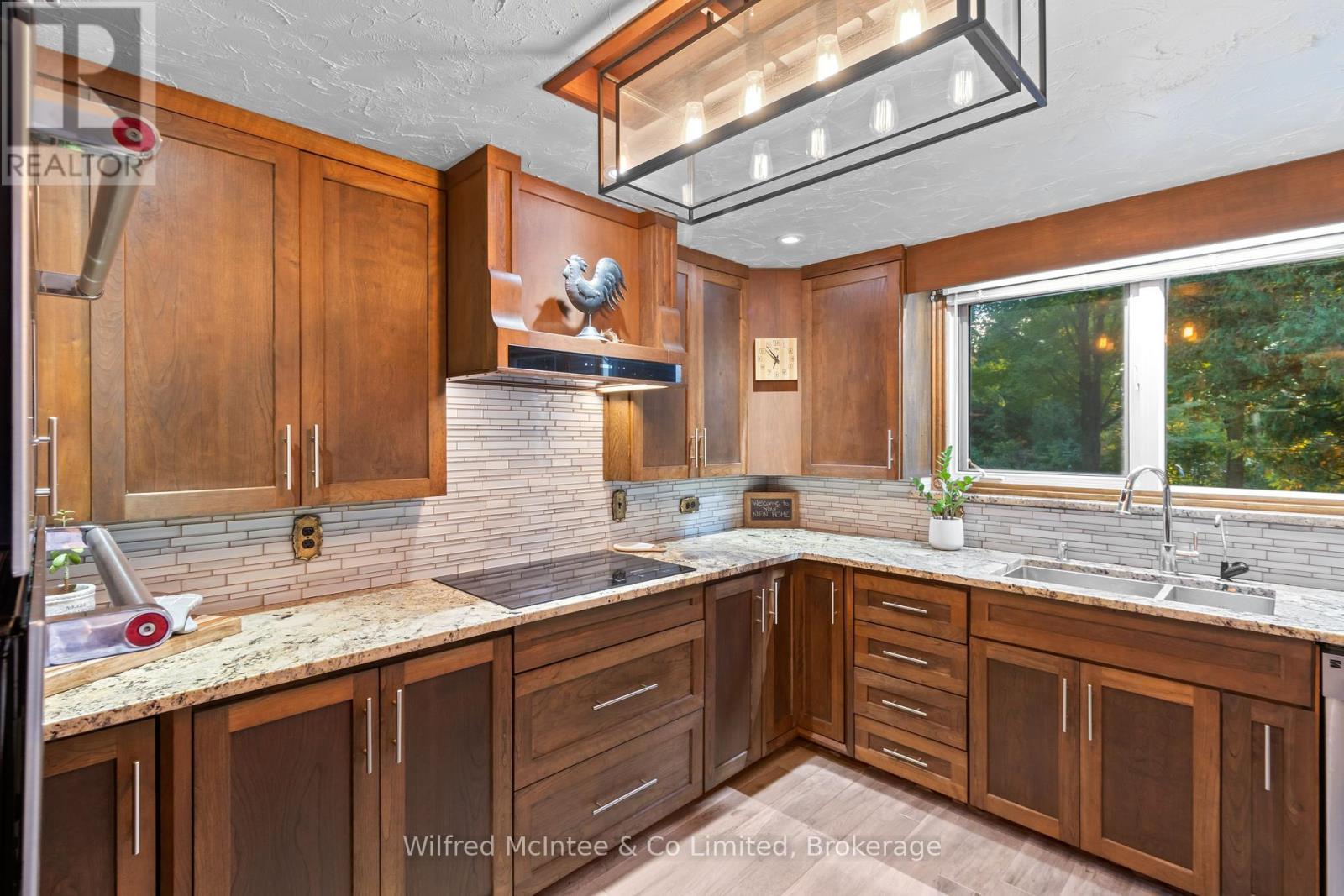 193455 30Th Sideroad Ndr, West Grey, ON - Indoor Photo Showing Kitchen