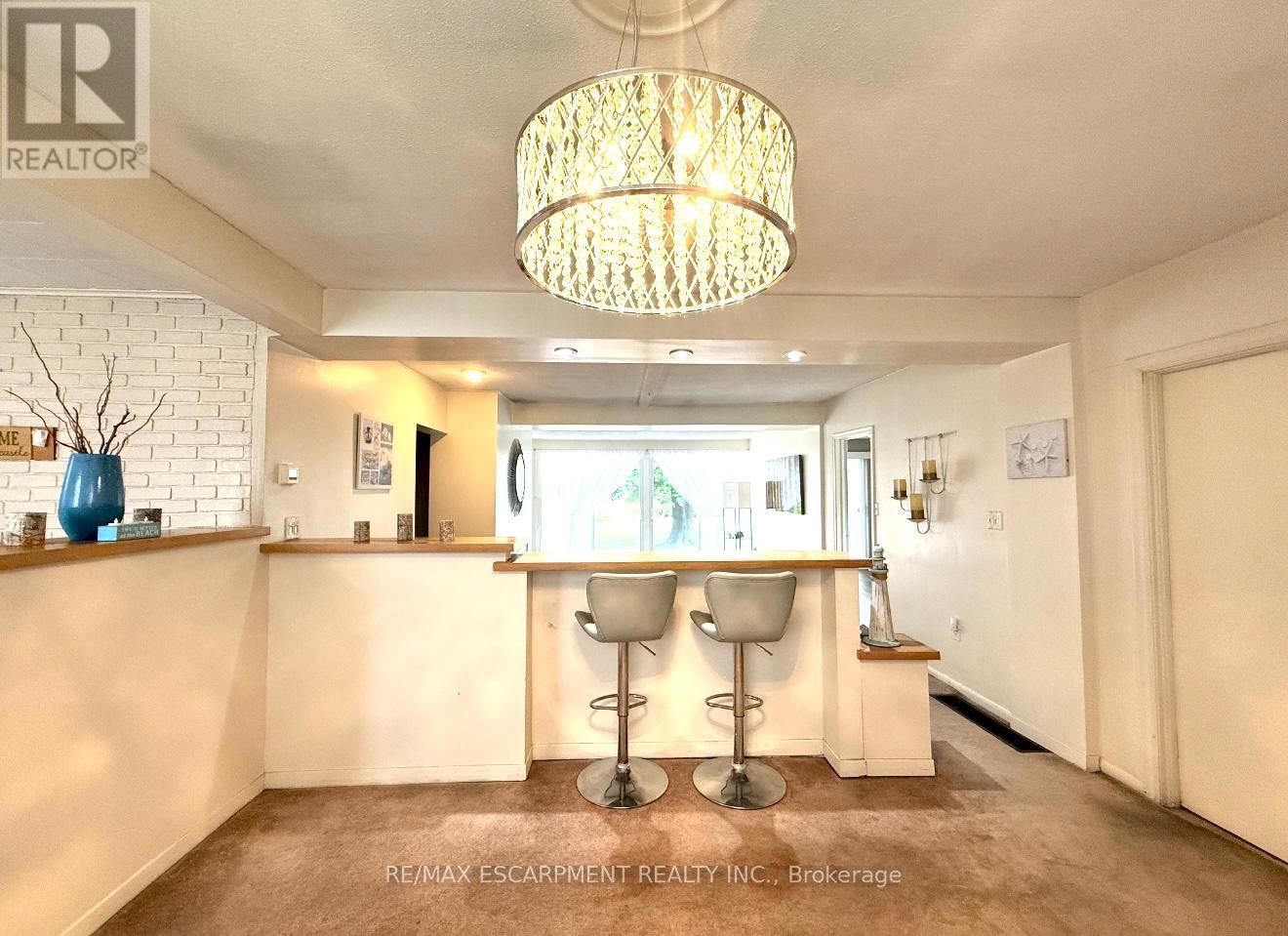 115 Beach Boulevard, Hamilton, ON - Indoor