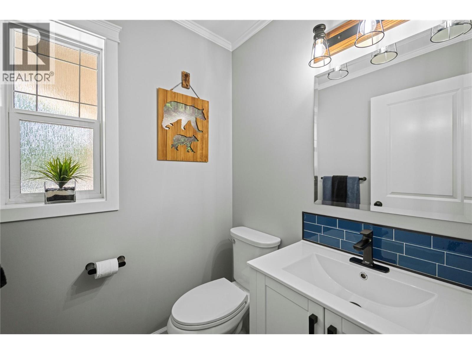 1548 Assiniboine Road, Kamloops, BC - Indoor Photo Showing Bathroom