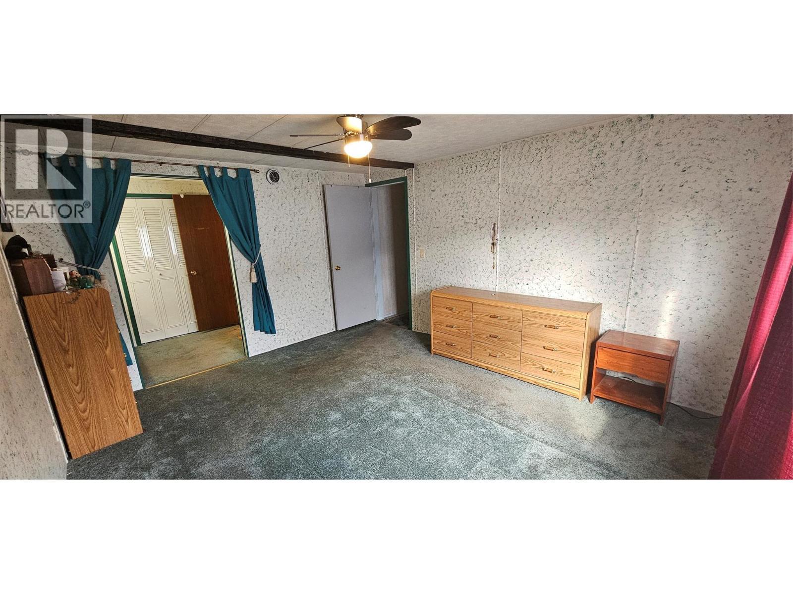 Primary bedroom - 395 Red Cedar Crescent, Sparwood, BC