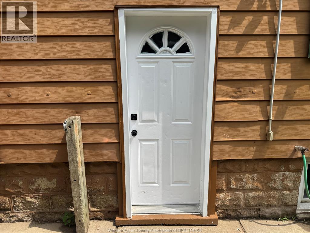 3641 Bloomfield Road, Windsor, ON - Outdoor With Exterior