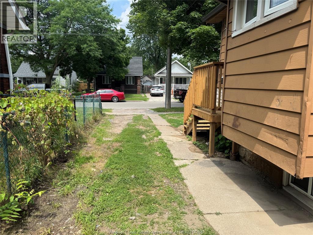 3641 Bloomfield Road, Windsor, ON - Outdoor