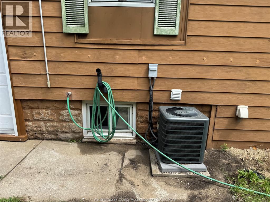 3641 Bloomfield Road, Windsor, ON - Outdoor With Exterior