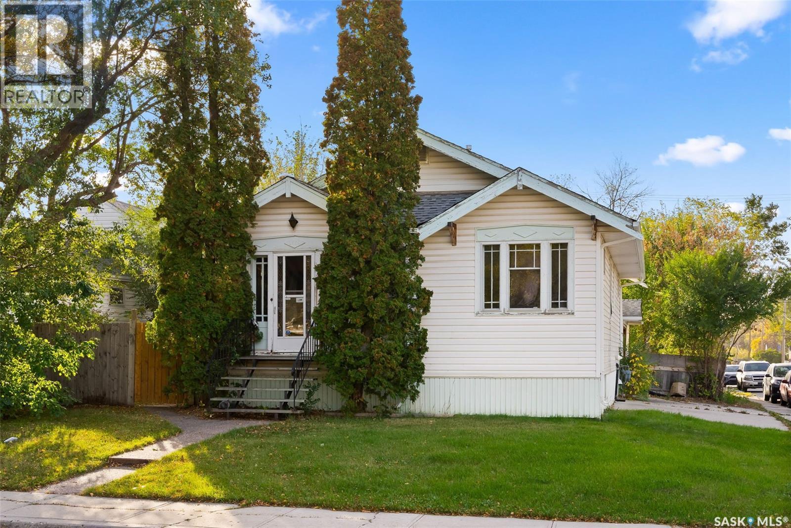 1400 Queen Street, Regina, SK - Outdoor