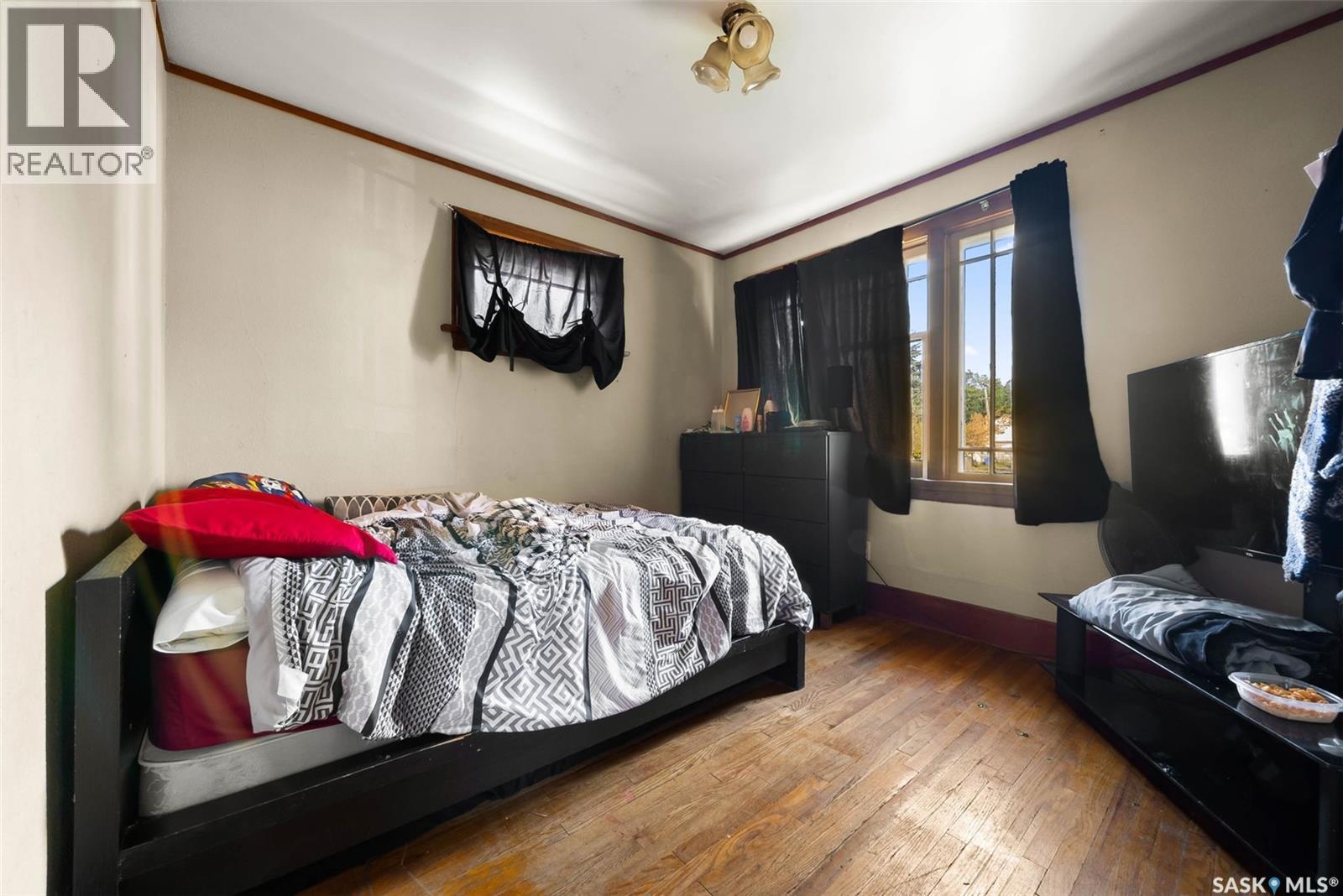 1400 Queen Street, Regina, SK - Indoor Photo Showing Bedroom