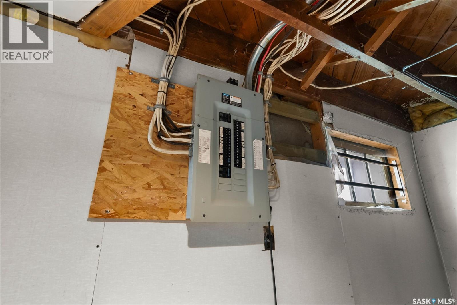 1400 Queen Street, Regina, SK - Indoor Photo Showing Basement