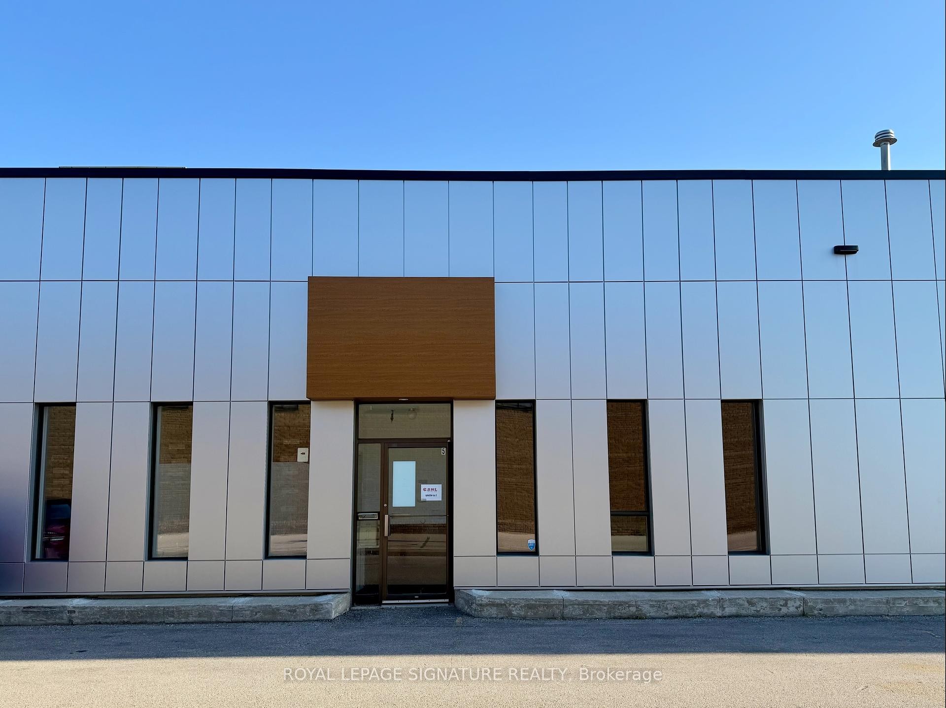 10-120 Norfinch Drive, Toronto, ON