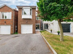 69 New Seabury Drive Vaughan, ON L4K 2B7