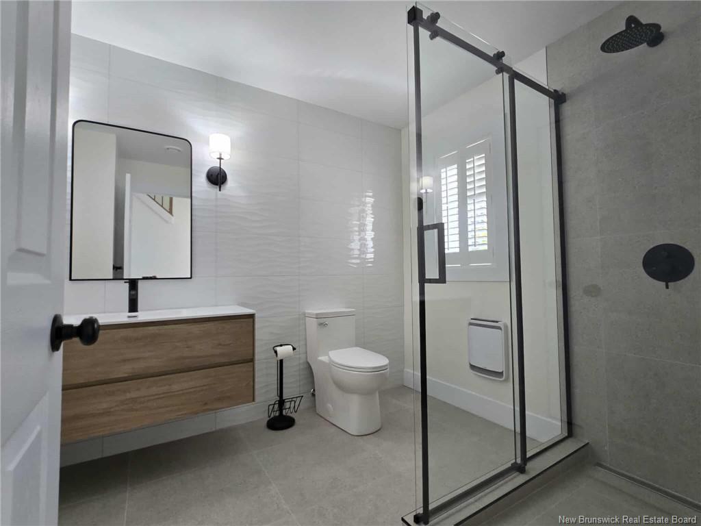 2156 Queen Elizabeth Dr, Bathurst, NB