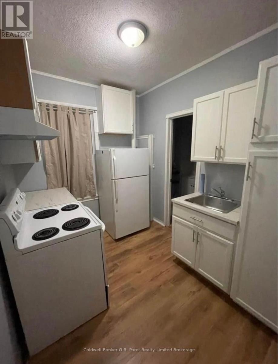 15 Wawa Street, St. Thomas, ON - Indoor Photo Showing Laundry Room