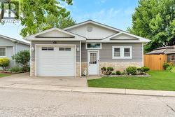 16 MAGNOLIA Mcgregor, ON N0R 1J0