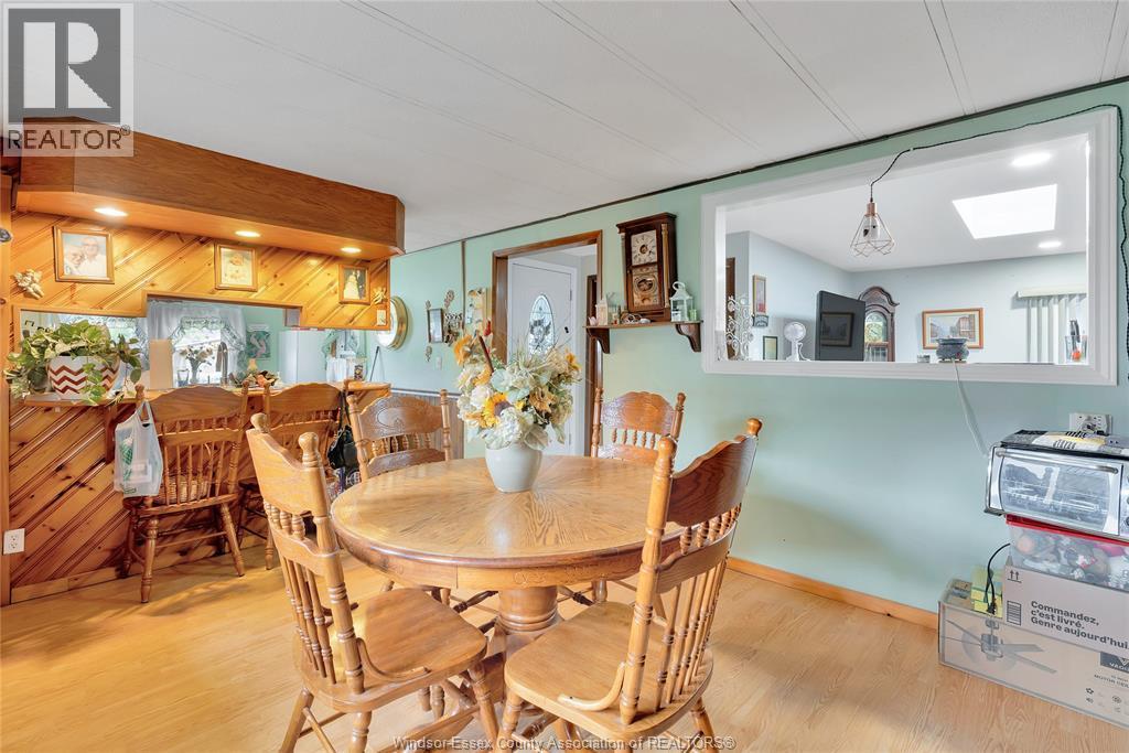 16 Magnolia, Mcgregor, ON - Indoor Photo Showing Dining Room