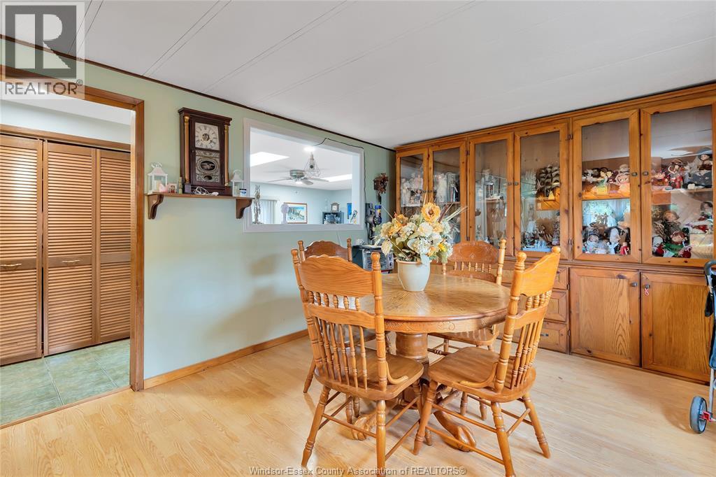 16 Magnolia, Mcgregor, ON - Indoor Photo Showing Dining Room