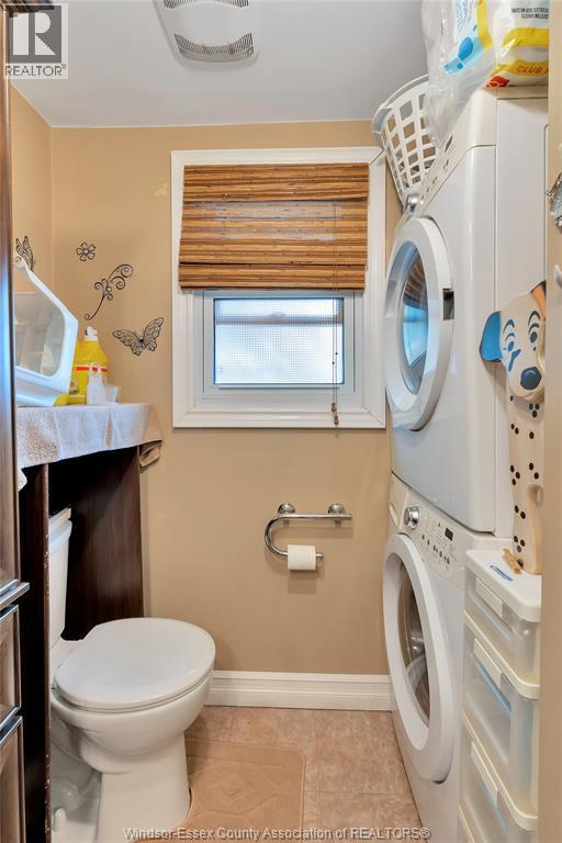16 Magnolia, Mcgregor, ON - Indoor Photo Showing Laundry Room