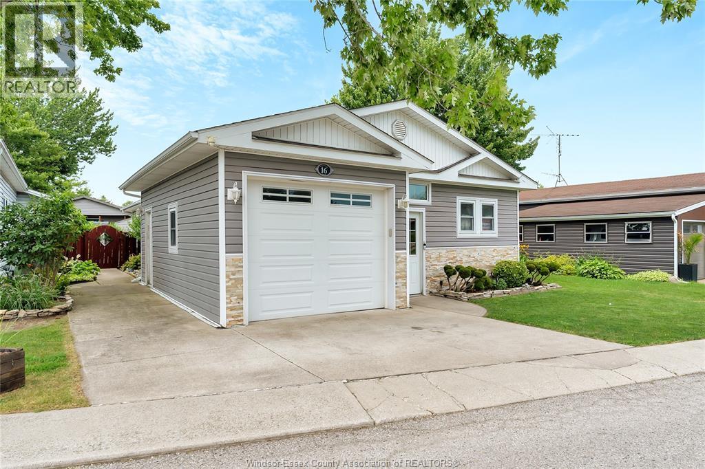 16 Magnolia, Mcgregor, ON - Outdoor