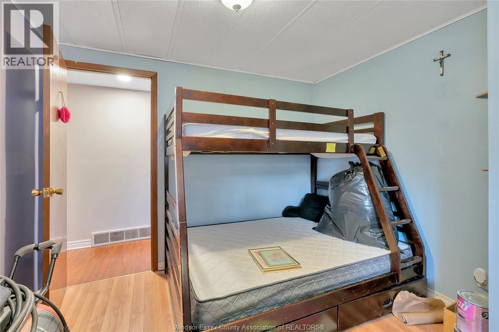 16 Magnolia, Mcgregor, ON - Indoor