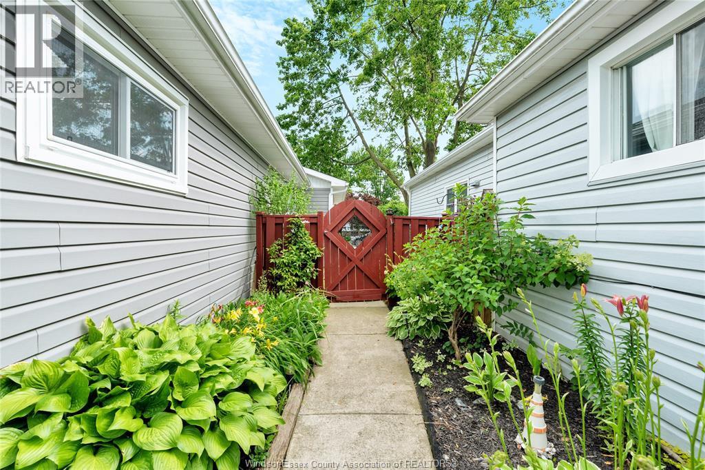 16 Magnolia, Mcgregor, ON - Outdoor With Exterior