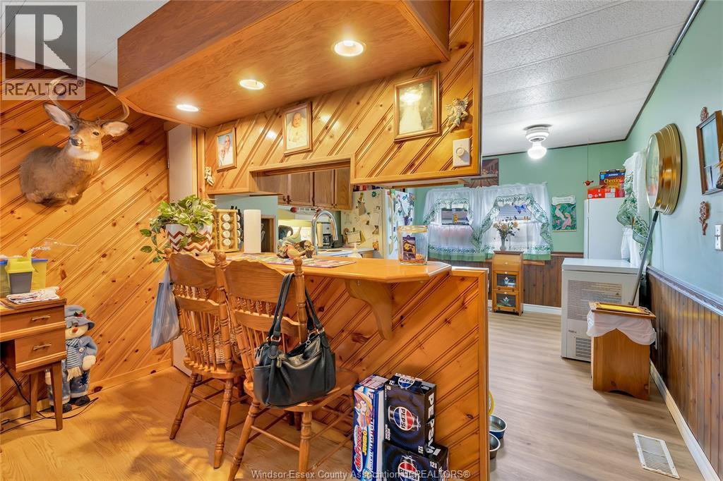 16 Magnolia, Mcgregor, ON - Indoor Photo Showing Kitchen