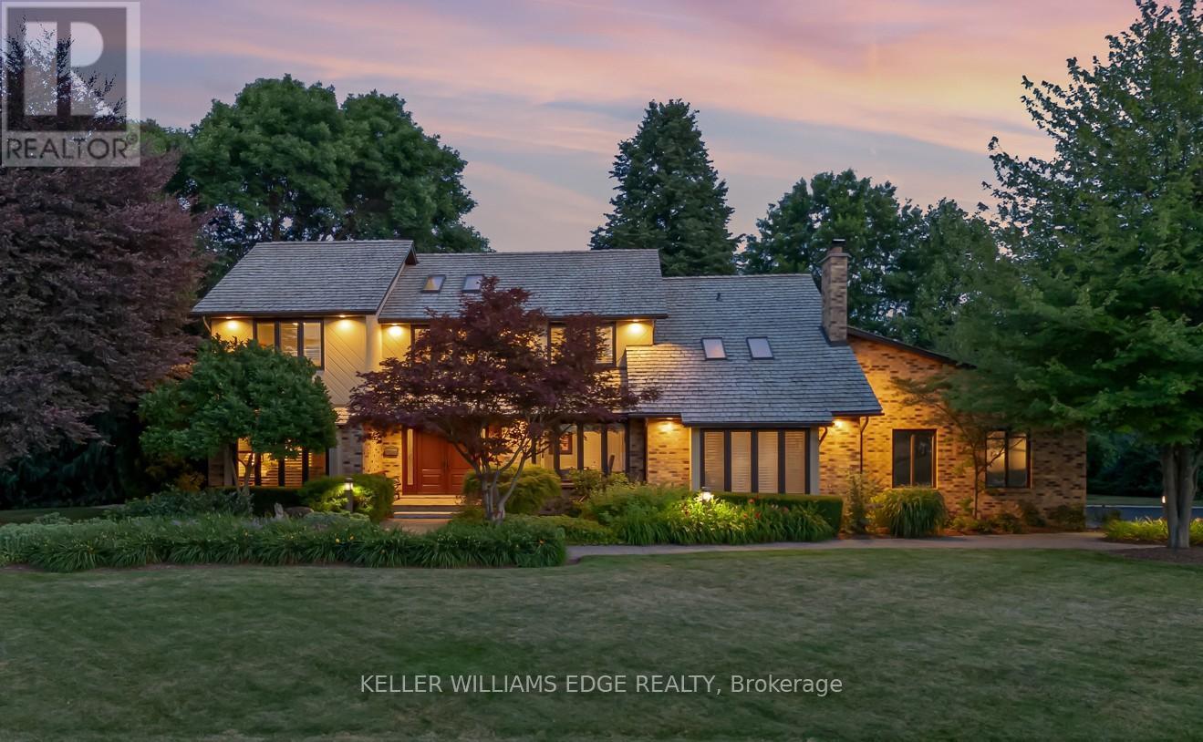 8 Lochside Drive, Hamilton, ON - Outdoor