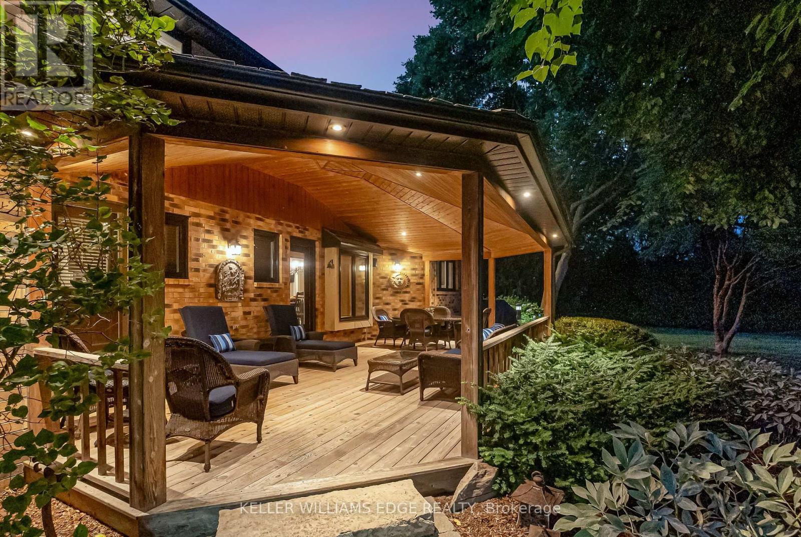 8 Lochside Drive, Hamilton, ON - Outdoor With Exterior