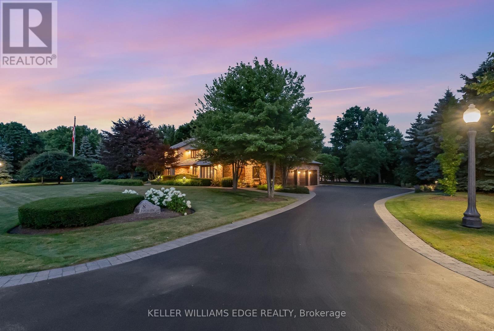 8 Lochside Drive, Hamilton, ON - Outdoor