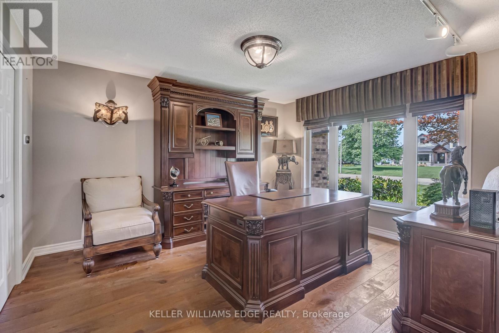 8 Lochside Drive, Hamilton, ON - Indoor