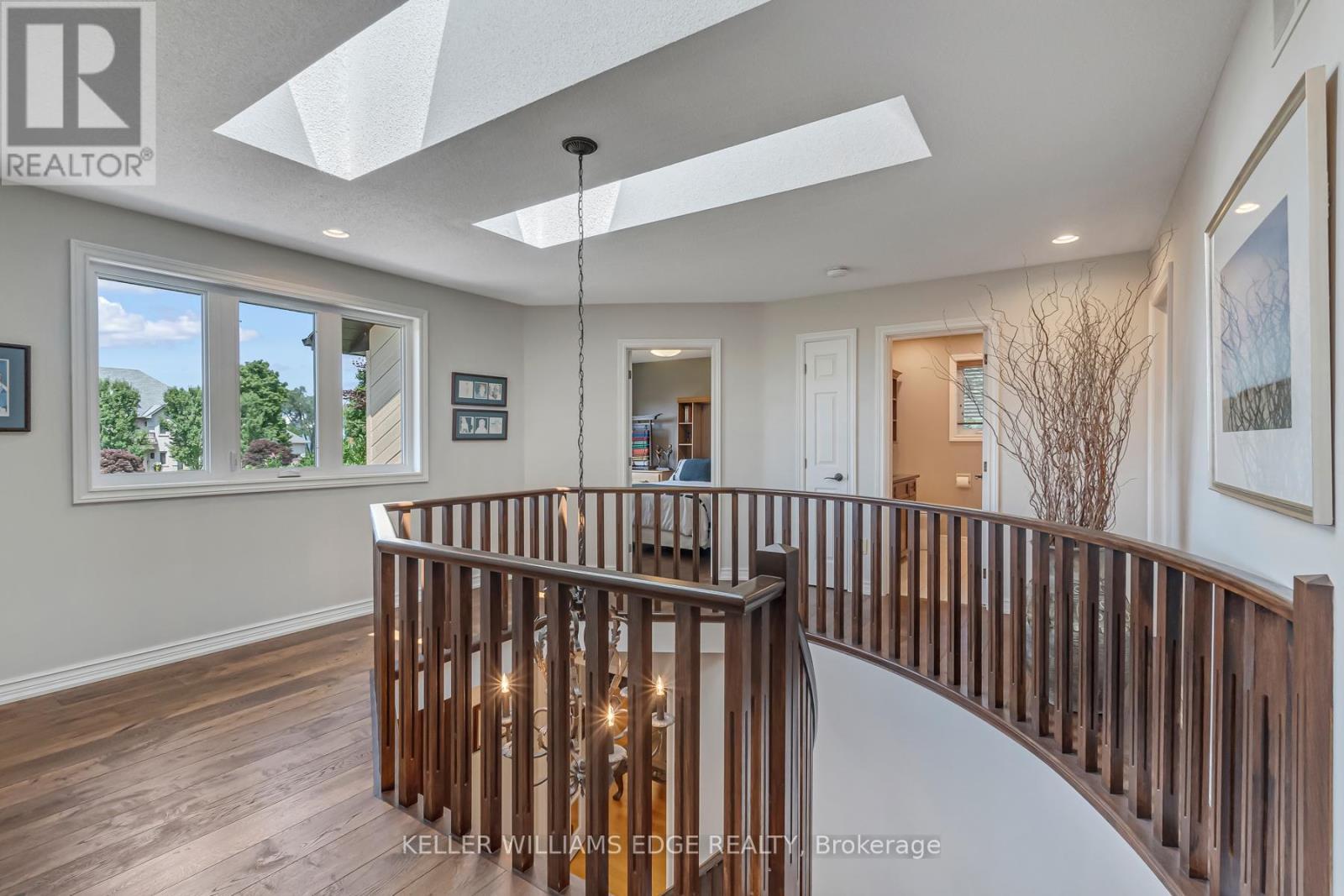 8 Lochside Drive, Hamilton, ON - Indoor Photo Showing Other Room