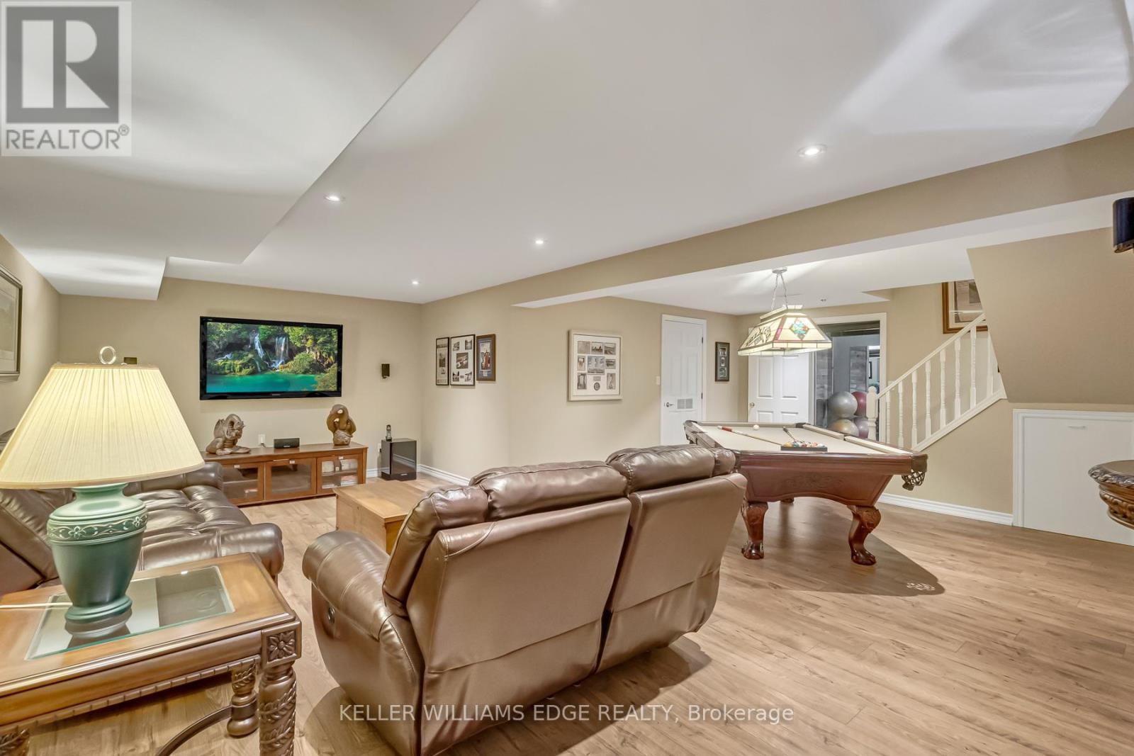 8 Lochside Drive, Hamilton, ON - Indoor Photo Showing Other Room