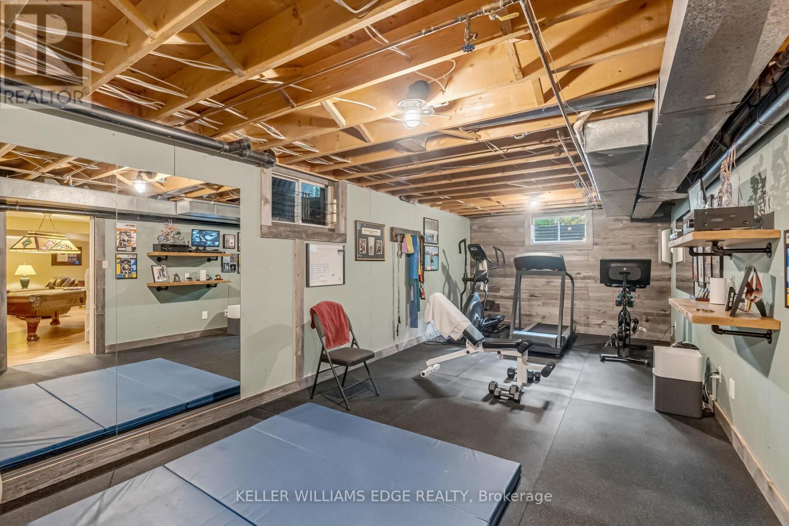 8 Lochside Drive, Hamilton, ON - Indoor