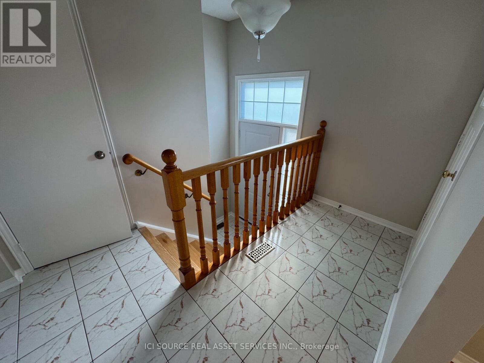 Upper - 115 Tall Grass Trail, Vaughan, ON - Indoor Photo Showing Other Room