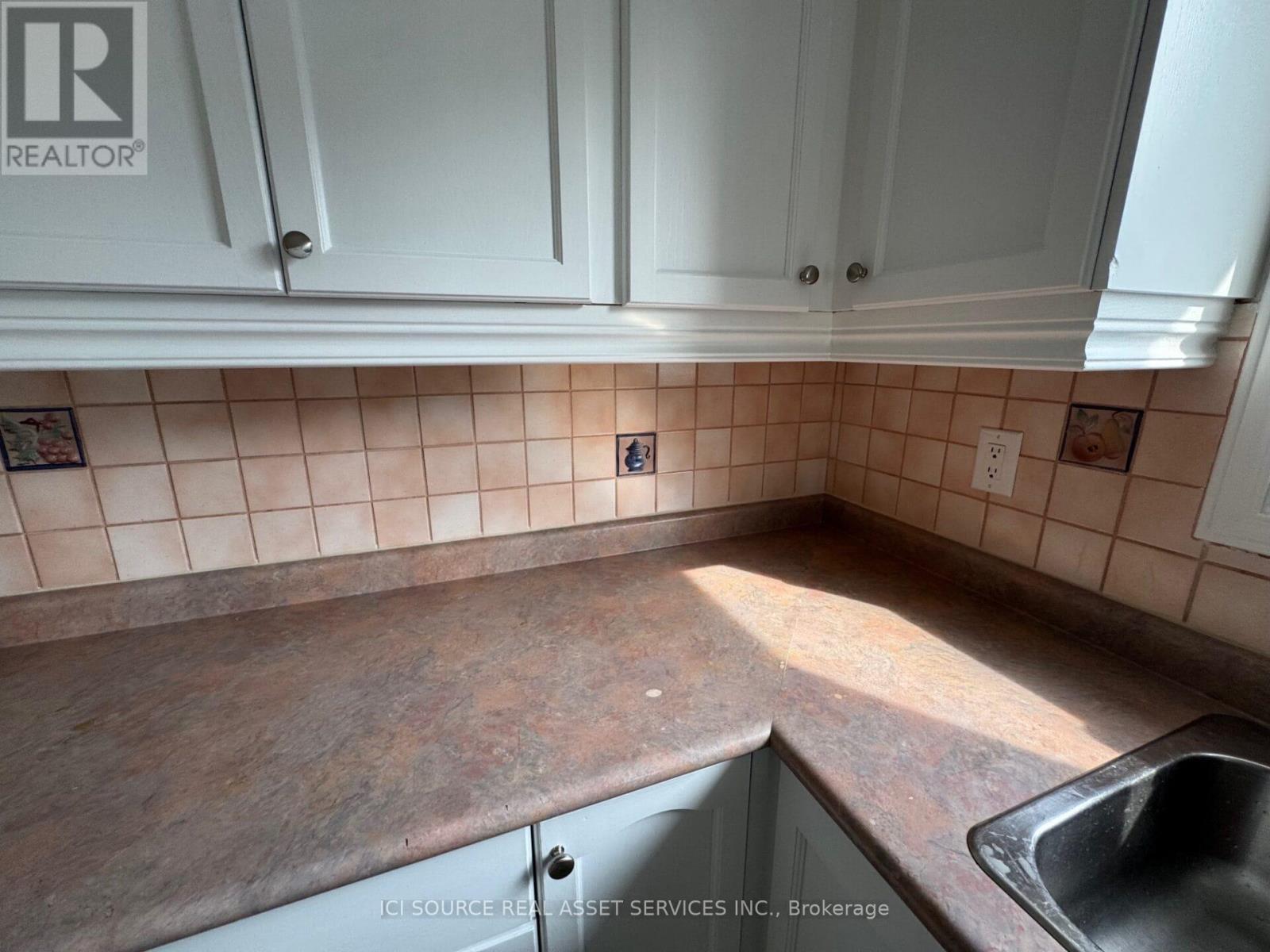 Upper - 115 Tall Grass Trail, Vaughan, ON - Indoor Photo Showing Kitchen