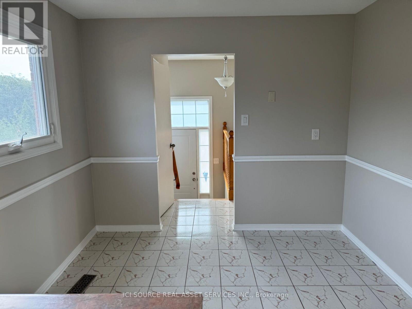 Upper - 115 Tall Grass Trail, Vaughan, ON - Indoor Photo Showing Other Room