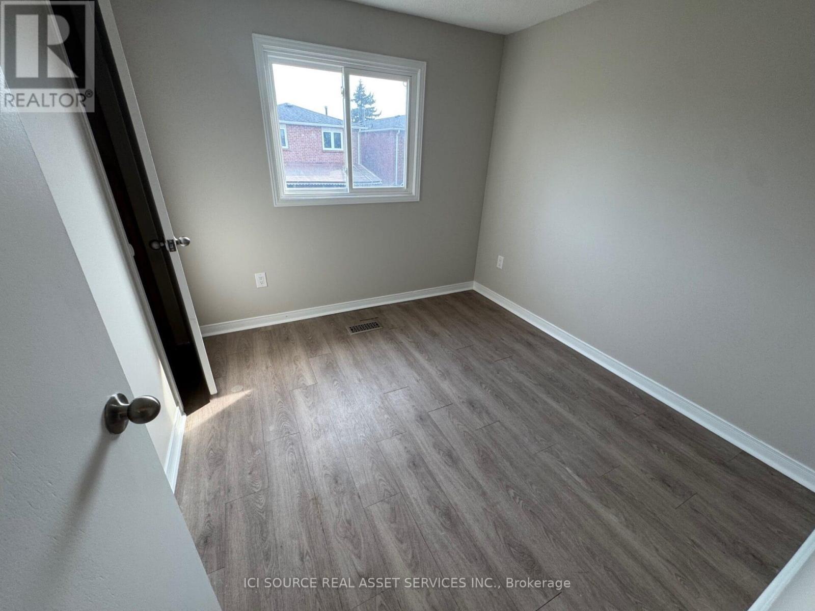 Upper - 115 Tall Grass Trail, Vaughan, ON - Indoor Photo Showing Other Room