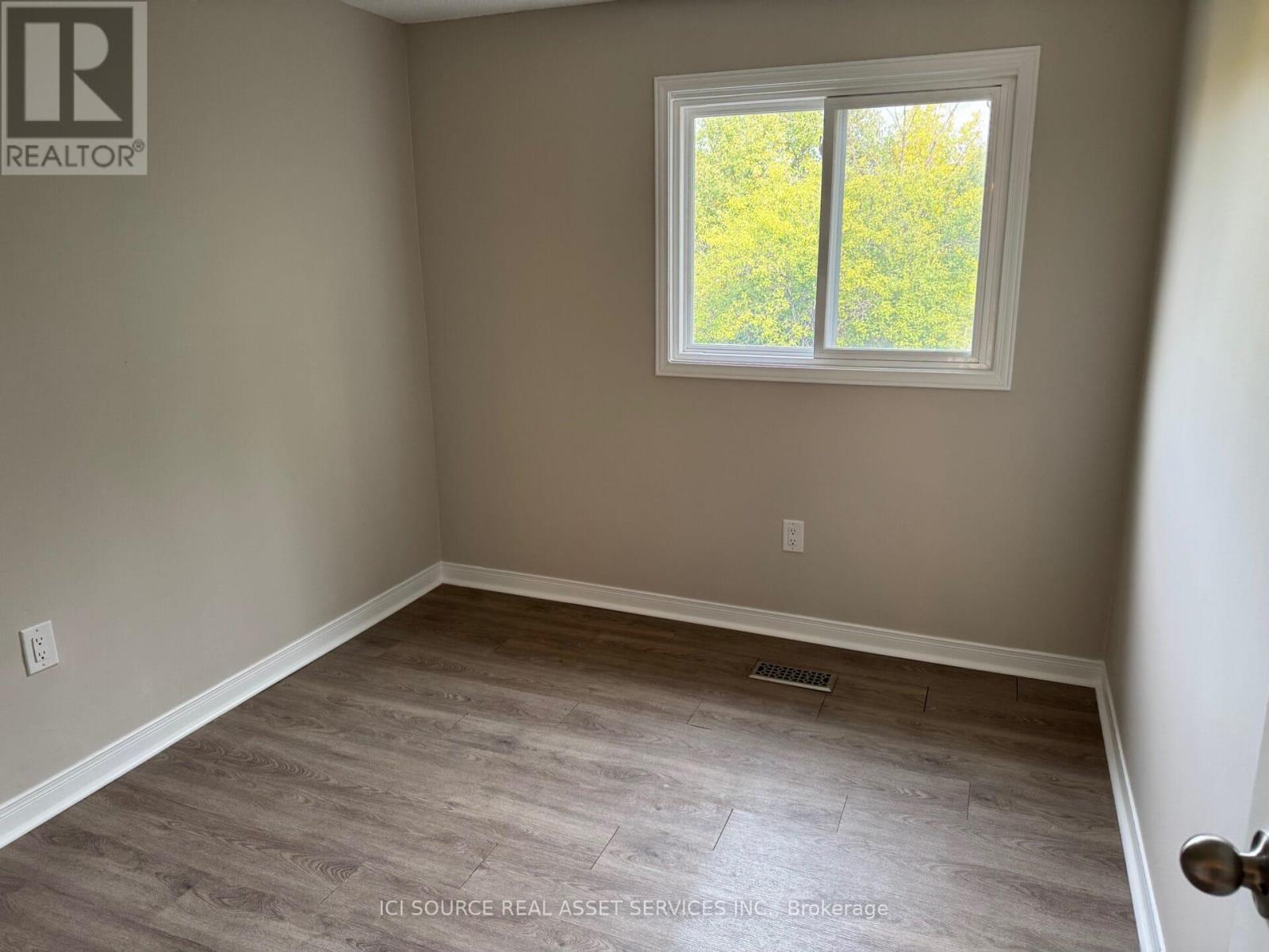 Upper - 115 Tall Grass Trail, Vaughan, ON - Indoor Photo Showing Other Room