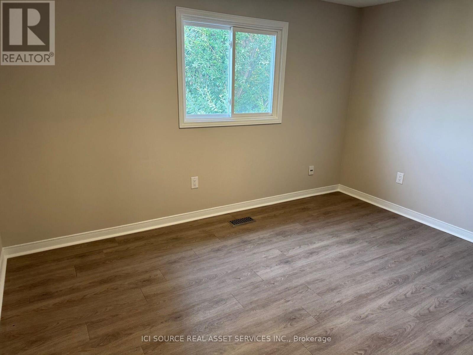 Upper - 115 Tall Grass Trail, Vaughan, ON - Indoor Photo Showing Other Room