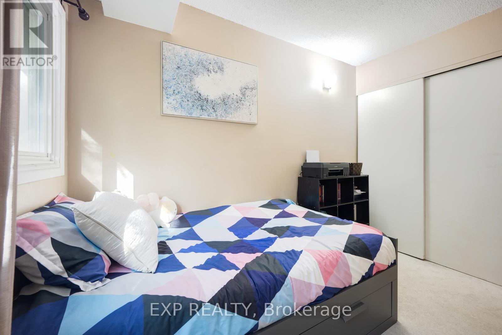 Unit 42 - 915 Inverhouse Drive, Mississauga, ON - Indoor Photo Showing Bedroom