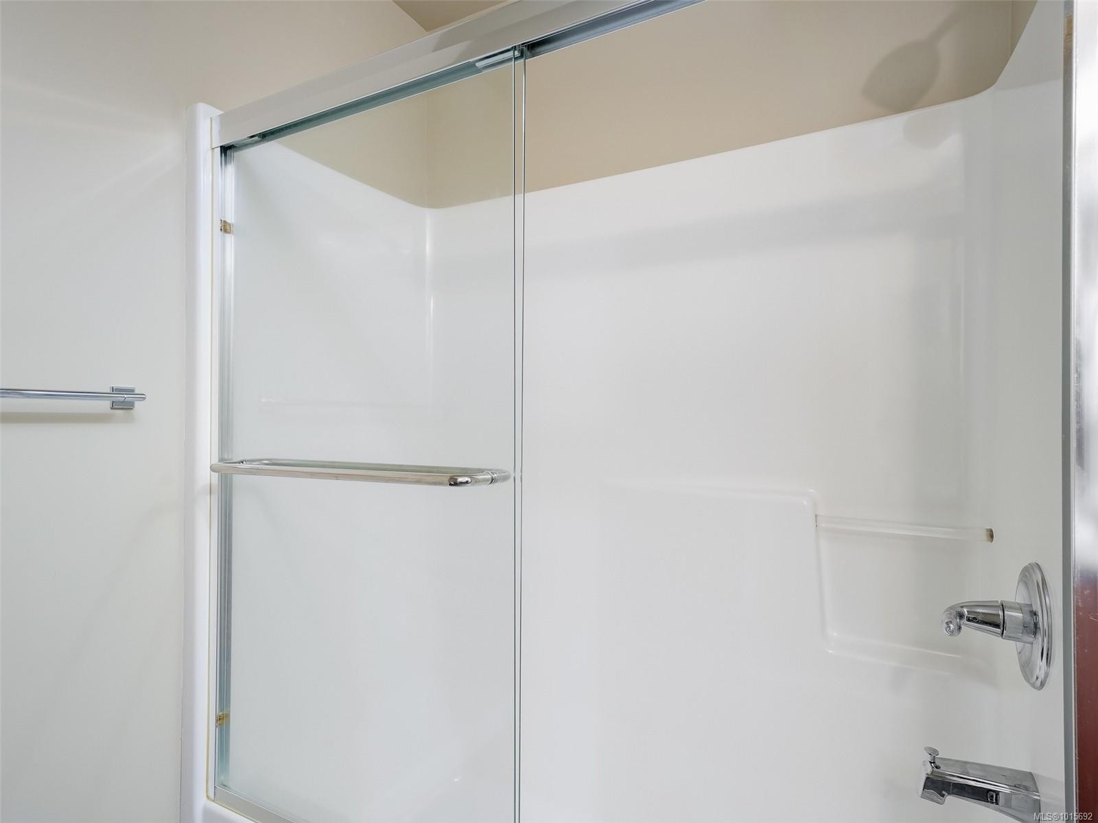 307-611 Brookside Rd, Colwood, BC - Indoor Photo Showing Bathroom