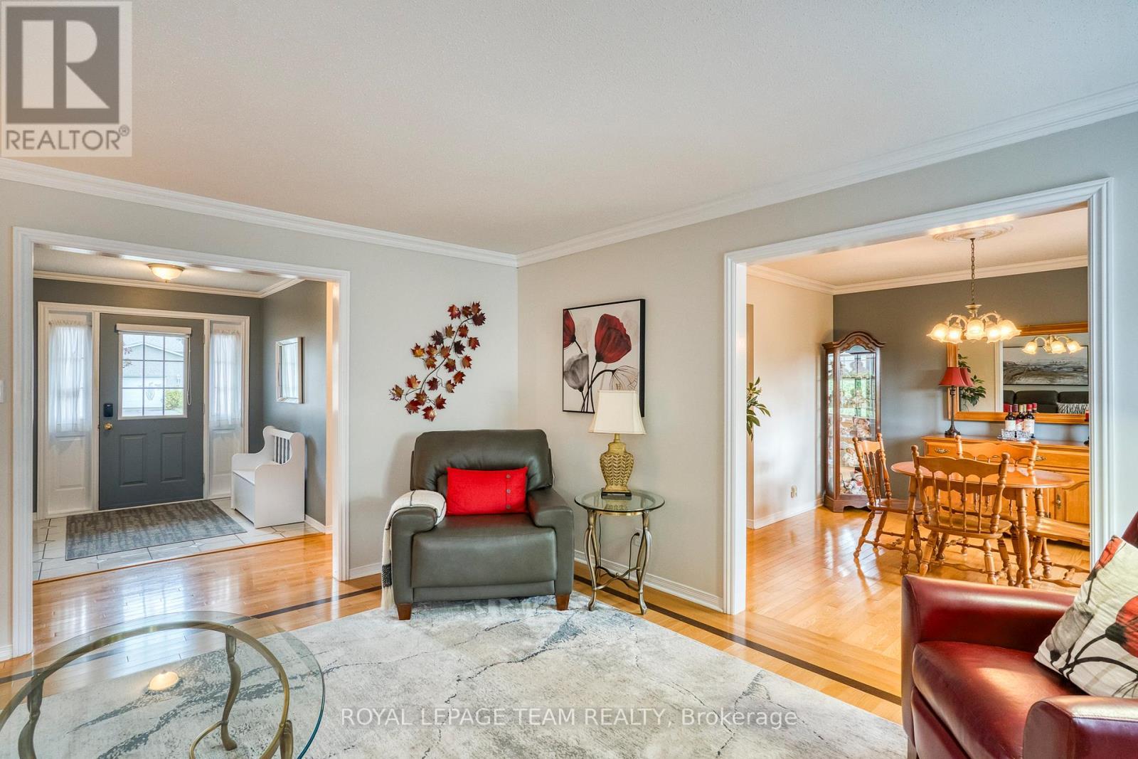16 Tatra Street, Mississippi Mills, ON - Indoor Photo Showing Living Room