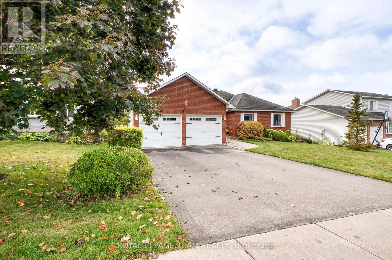 16 Tatra Street, Mississippi Mills, ON - Outdoor With Facade