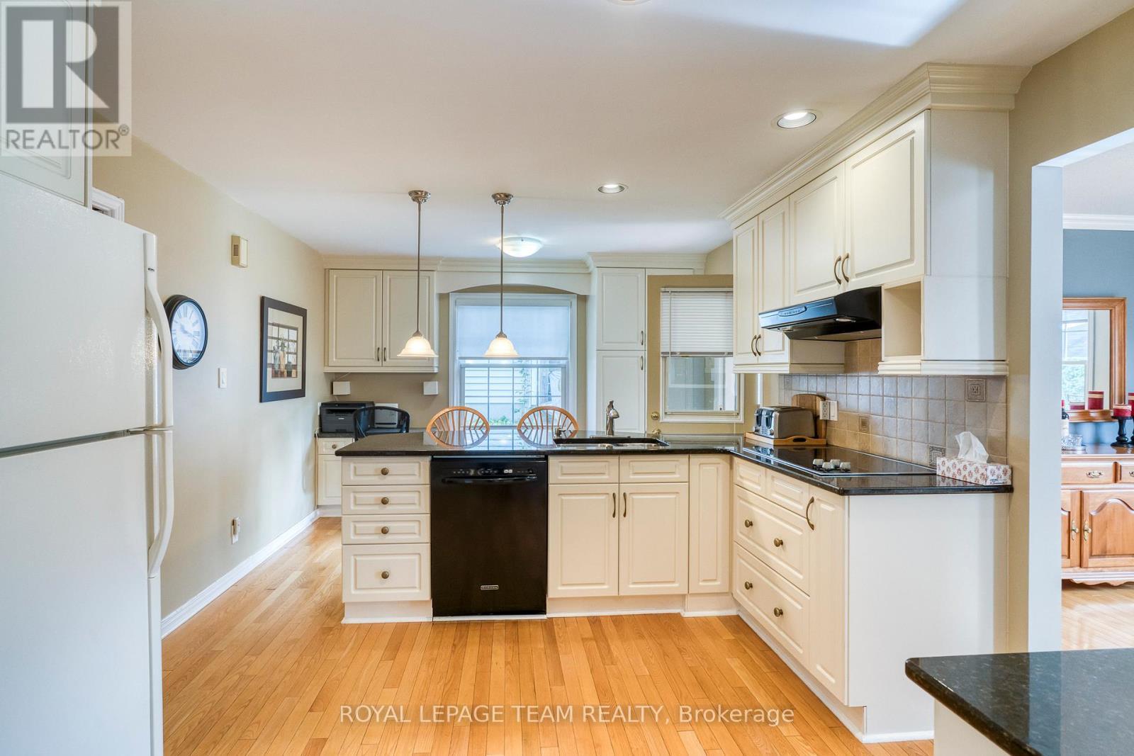 16 Tatra Street, Mississippi Mills, ON - Indoor Photo Showing Kitchen