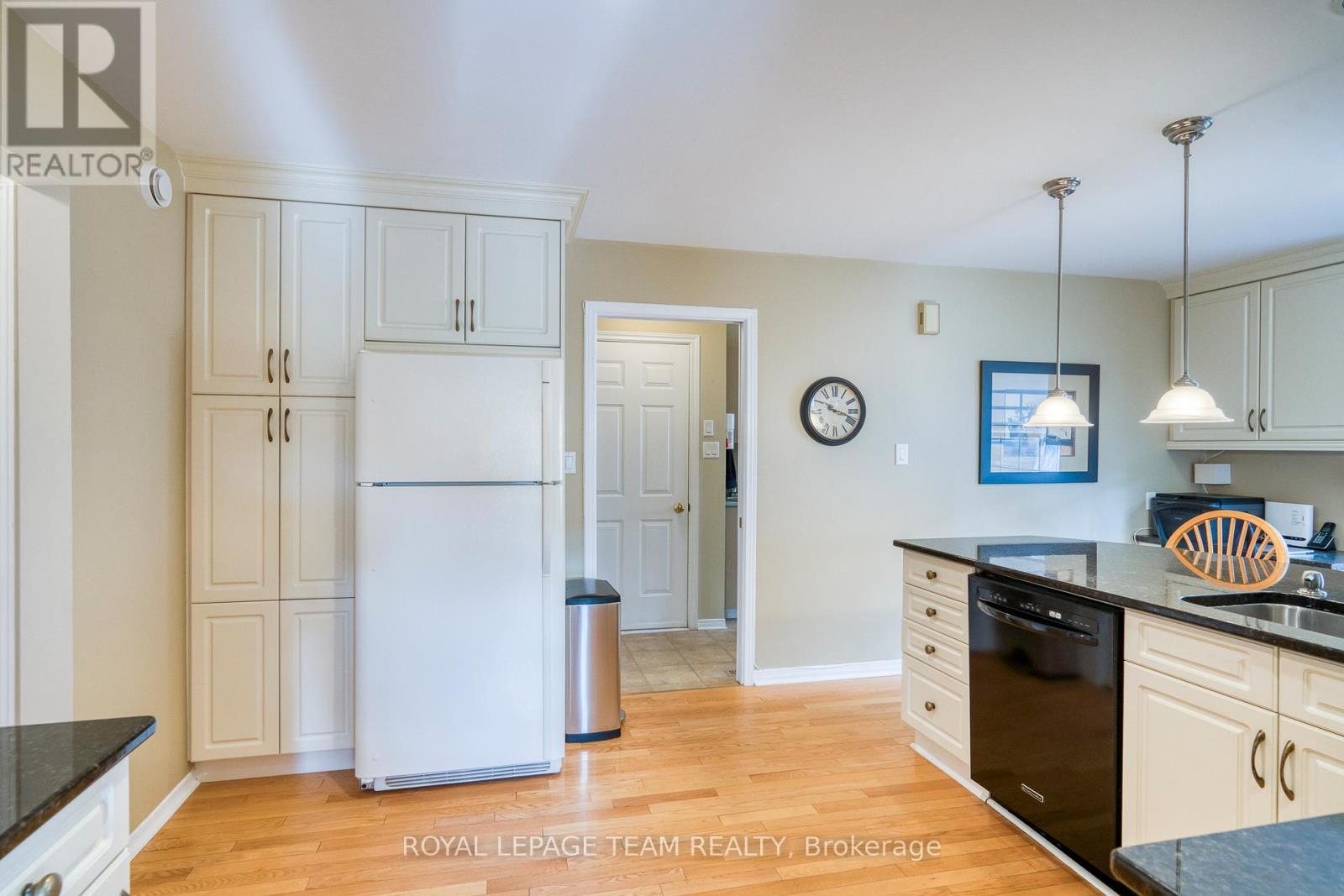16 Tatra Street, Mississippi Mills, ON - Indoor Photo Showing Kitchen