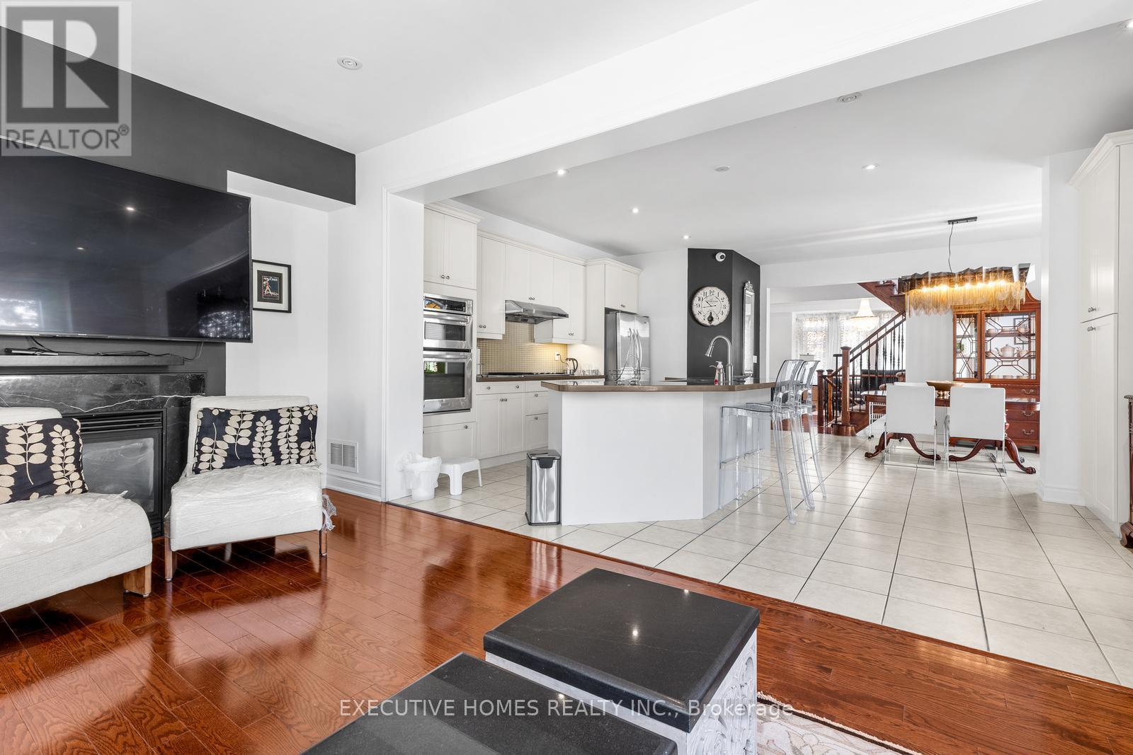 4131 Shipp Drive, Mississauga, ON - Indoor